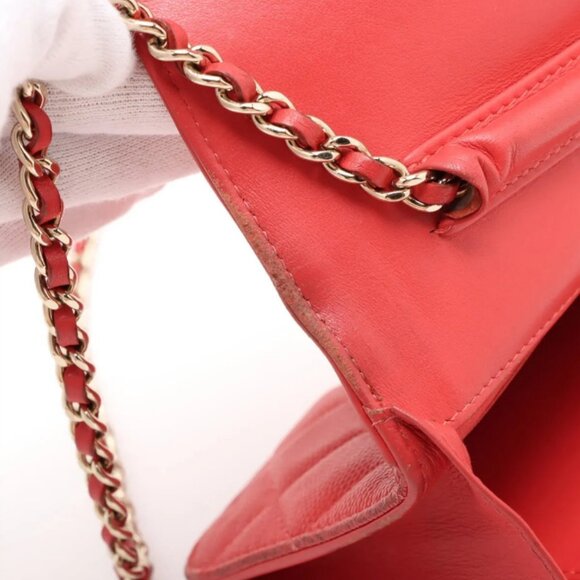 Chanel CC Logo Filigree Caviar Skin Chain Wallet Bag Red - Picture 11 of 15